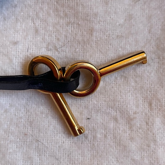 Gucci Top Handle Black Leather Kelly Bag With Lock | Authentic Vintage - Picture 8 of 16